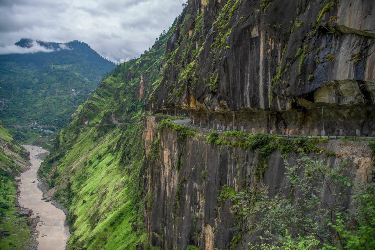 The Monk Campsite By Livingstone Kalpa Buitenkant foto